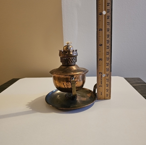 Vintage Brass Oil Lamp - Wick Included - Picture 4 of 6